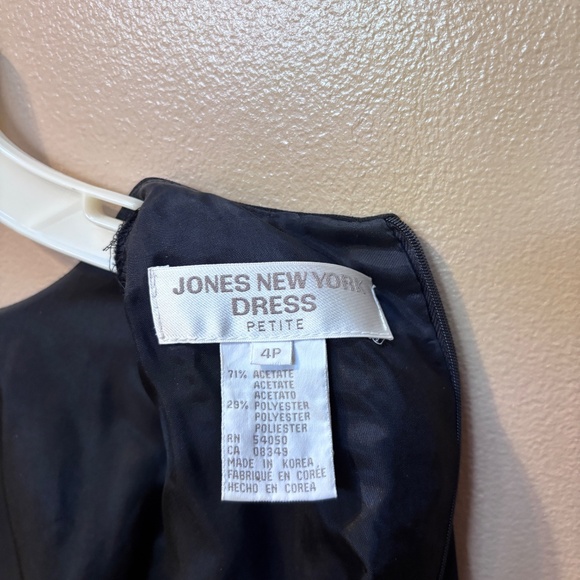Jones New York Special Occasion Beaded Sequin Black Long Sleeve Dress Size 4P - Picture 4 of 12